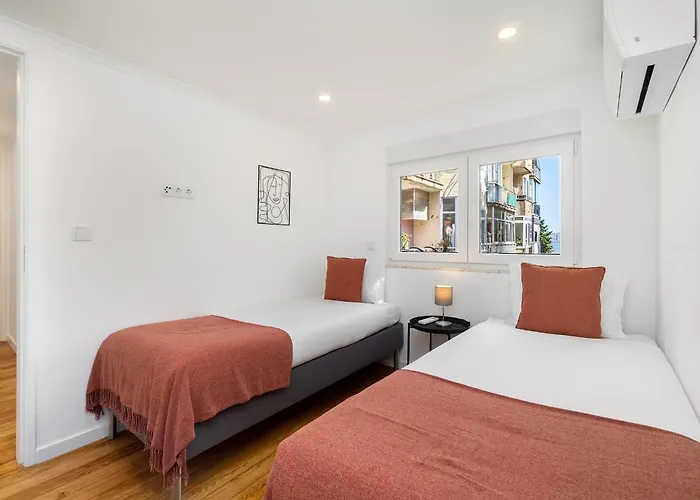 Whome Peaceful Alges Family Home Away From City Noise