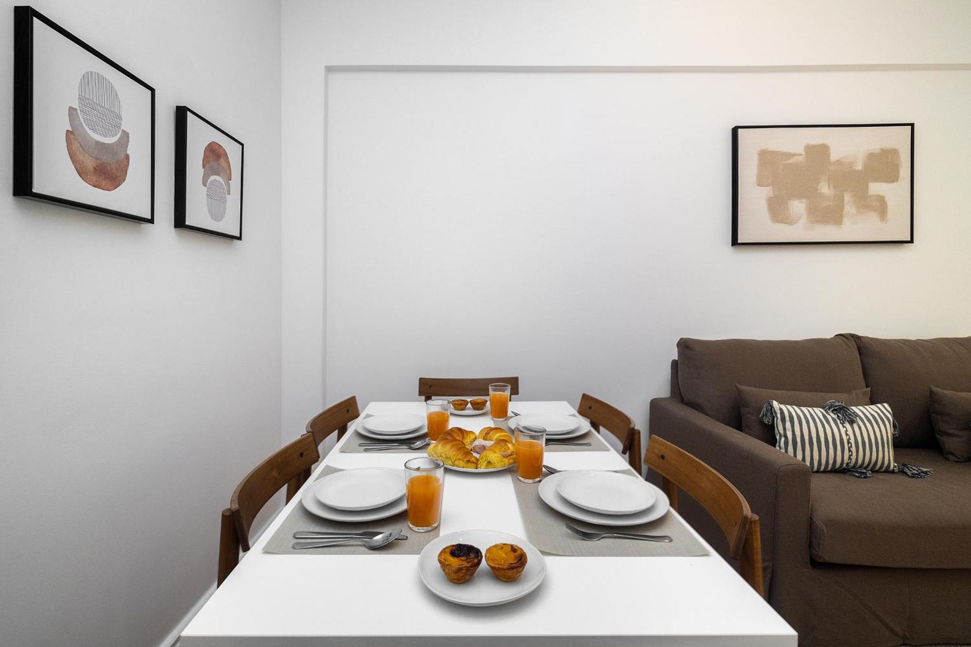 Whome Peaceful Family Away From Noise