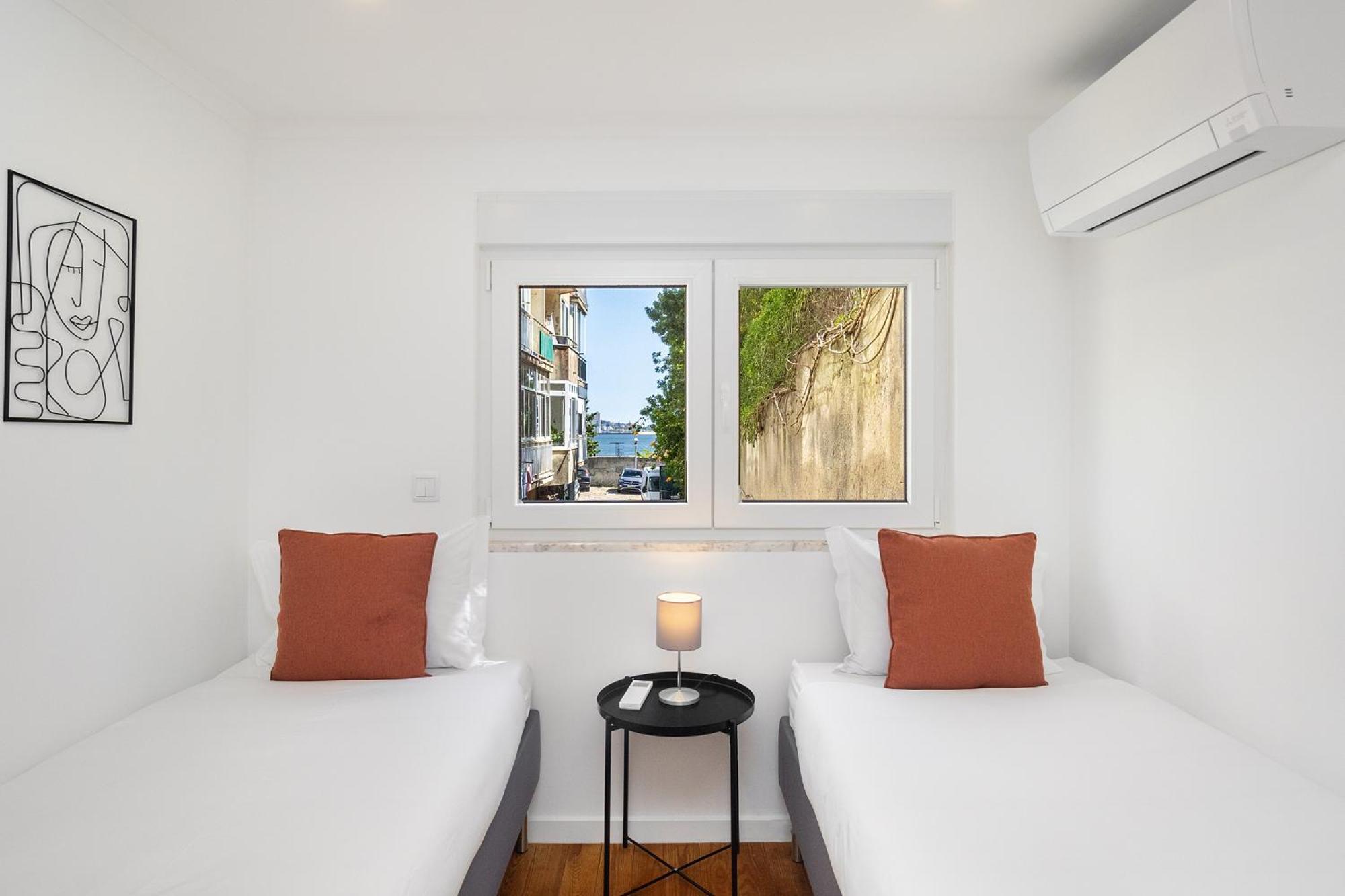 Whome Peaceful Family Away From Noise Apartment